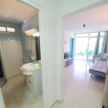 Apartment Near The Sea For 4 People
