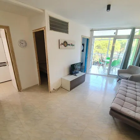 Apartment Near The Sea For 4 People